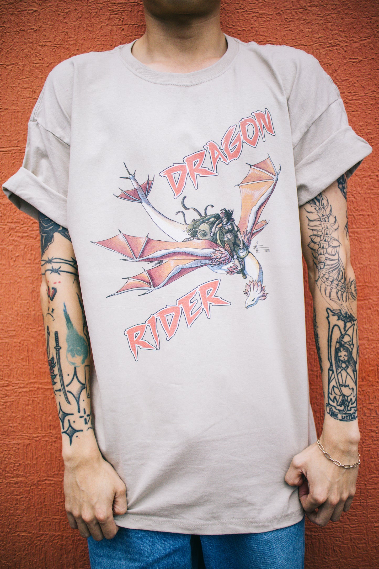 Playera "Dragon Rider" color arena