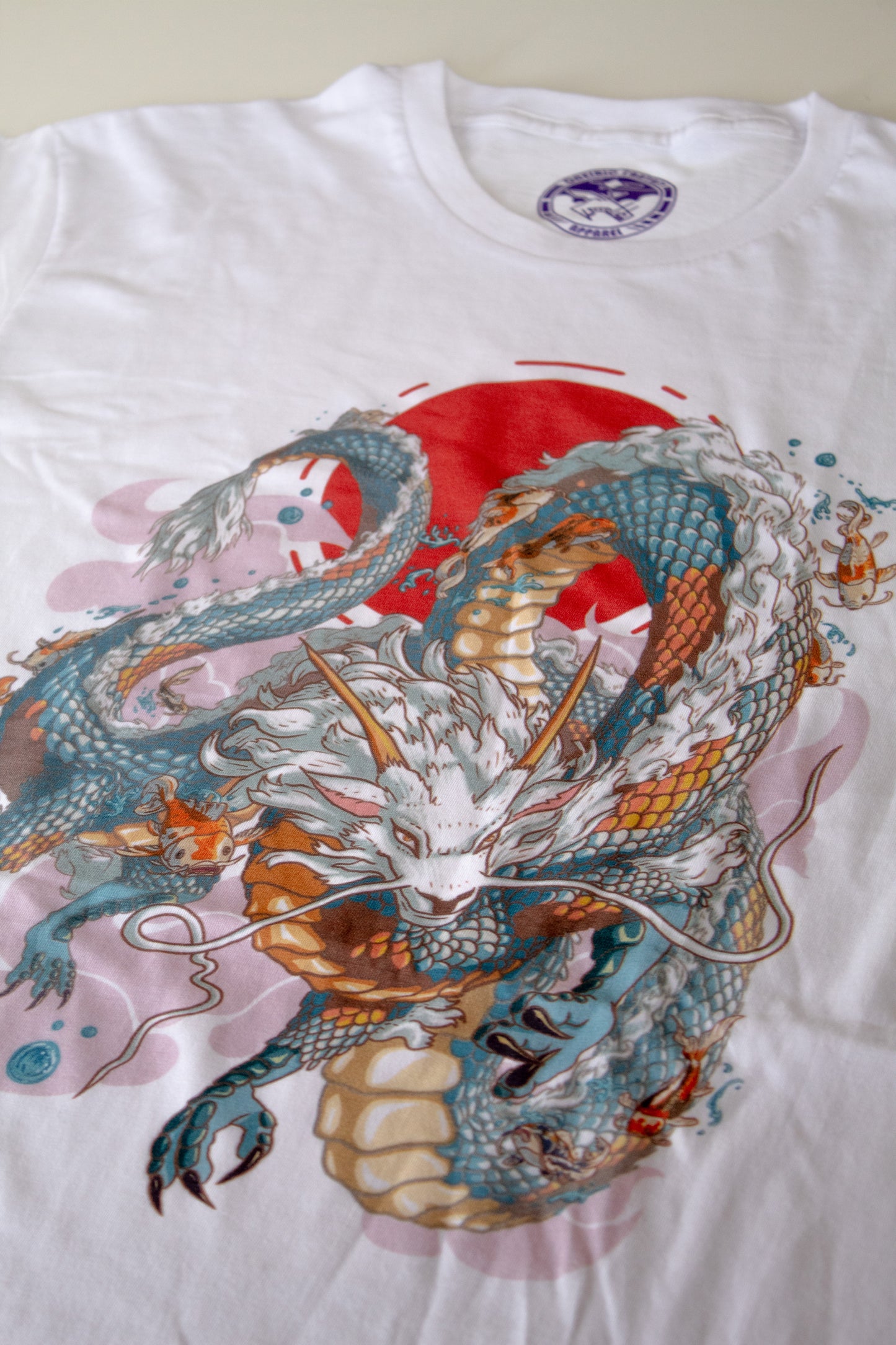 Playera "Dragon Koi" color blanco